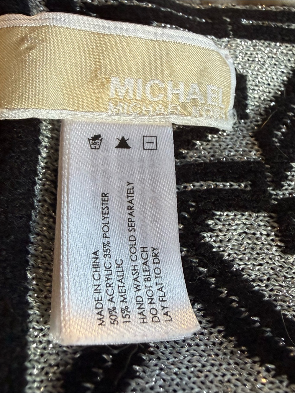 Michael Kors Black and White Logo Reversible Patterned Scarf Unisex - Picture 8 of 11